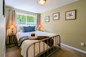 2 habitaciones, tabla de planchar con plancha y cuna de viaje 