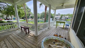 Terrace/patio - E10 Beautifully decorated 2BR, 2 BA island condo (St. Simons Island)
