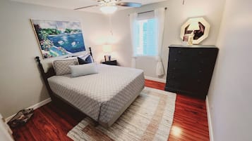 2 bedrooms, iron/ironing board, WiFi, bed sheets