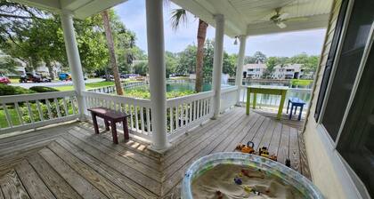 A16 Ocean Walk 1 BR/1 BA, sleeps 5 near front pool