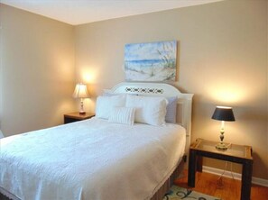 1 多间卧室、办公桌、熨斗/熨衣板、旅行婴儿床