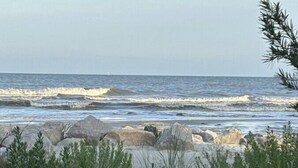 A coastal landscape with rocky terrain and sparse vegetation. - K7 Family Friendly, make some memories,clean, easy 2 bdrm 1.5 bath (St. Simons Island)