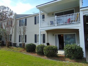 Exterior - W2 Ocean Walk Resort upstairs 2 bed king and two twins next to back pool (Saint Simons Island)
