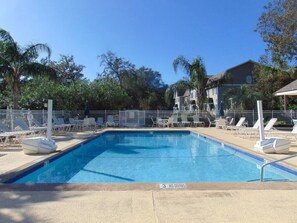Pool - W2 Ocean Walk Resort upstairs 2 bed king and two twins next to back pool (Saint Simons Island)