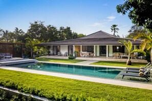 Ulkouima-allas, lämmitetty uima-allas