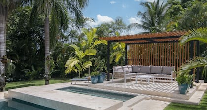 Espectacular villa nueva a 2 minutos de la Playa Minitas.