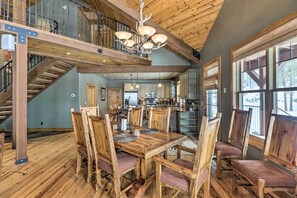 Dining - Beautiful Eureka Cabin Rental on Golf Resort! (Eureka)