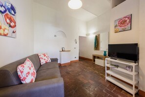 TV - Santa Maria Novella Classic by Mmega (Firenze)