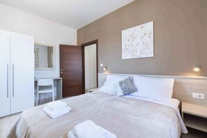 2 bedrooms, WiFi - Holiday apartment with one bedroom, community terrace and sea views (Fažana)