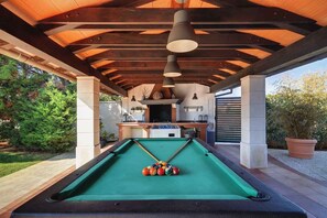 Terrace/patio - Villa with swimming pool, garden and play area (Pula)