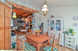 Dining - Holiday home mit Terrasse (Ližnjan)