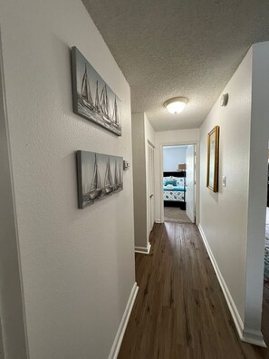 Interior - Southside, near to all. Charming condo. (Jacksonville)