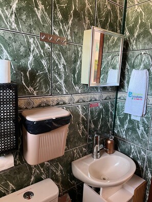 Suite | Bathroom