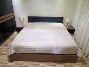 3 bedrooms, WiFi, bed sheets