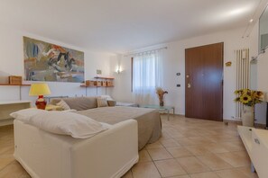 2 chambres, fer et planche à repasser