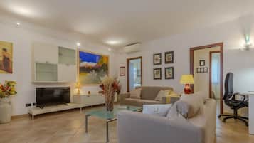 Télévision à écran plat