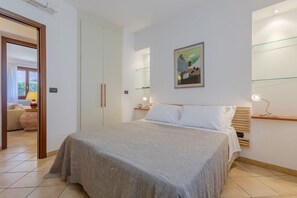 2 Schlafzimmer, Bügeleisen/Bügelbrett