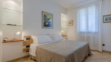 2 bedrooms, iron/ironing board