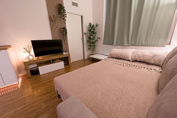 1 habitación, tabla de planchar con plancha y internet 