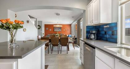 Modern House for 18 with Firepit in Boise