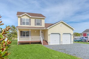 Exterior - Beachin' at the Cove - Golf course, Shared pool & more! (Greenbackville)