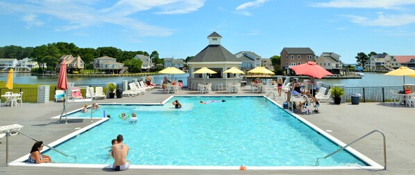 Indoor pool - Beachin' at the Cove - Golf course, Shared pool & more! (Greenbackville)
