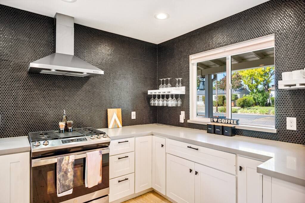 Modern Napa 3BD Wine Country Escape w/ Pool & Spa