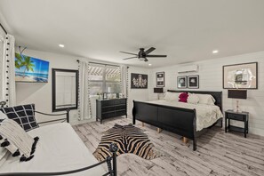 5 bedrooms, in-room safe, desk, iron/ironing board