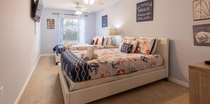 6 bedrooms, iron/ironing board, internet, bed sheets - 154YSD: Family Friendly Home in Watersong (Davenport)