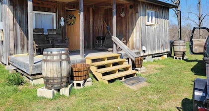 Iona Cabin: Your Cozy Retreat for Hunting, Off-Roading, and Relaxation