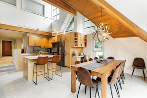 Dining - Ski In/Ski Out | 5BR Luxury Escape | Private Hot Tub | Garage | Managed By Aloha Whistler (Whistler)