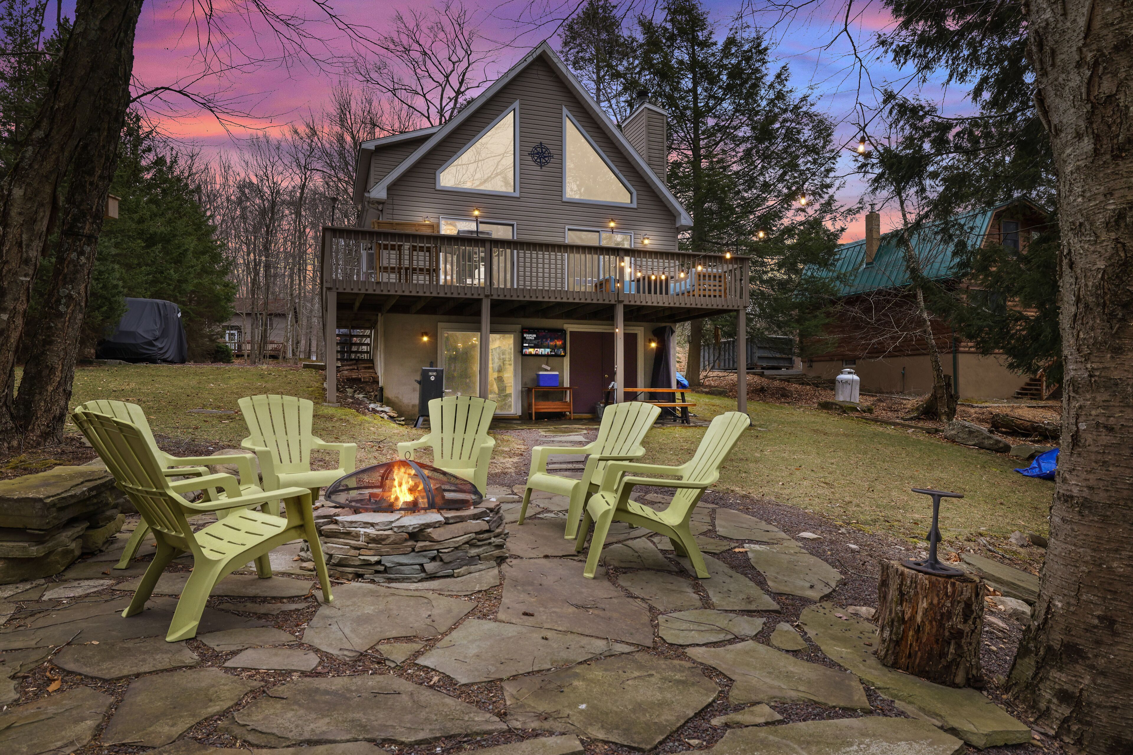 Winter Utopia: Cozy Chalet w/ Indoor Community Pool, Shuffleboard, Outdoor TV