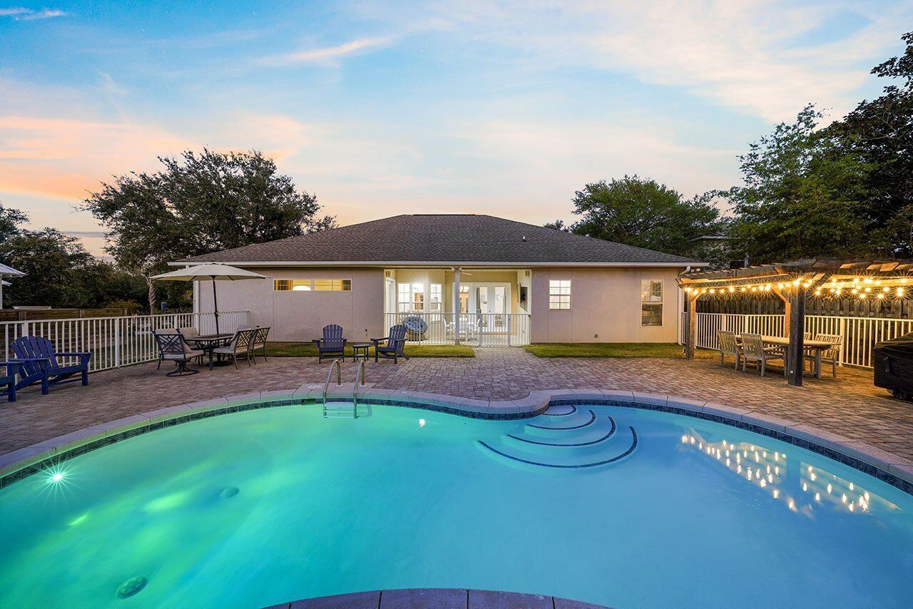 Pet-Friendly 4BR House in Miramar Beach with Private Pool!