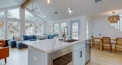 Close to Beach, Game Room, Golf Cart Included