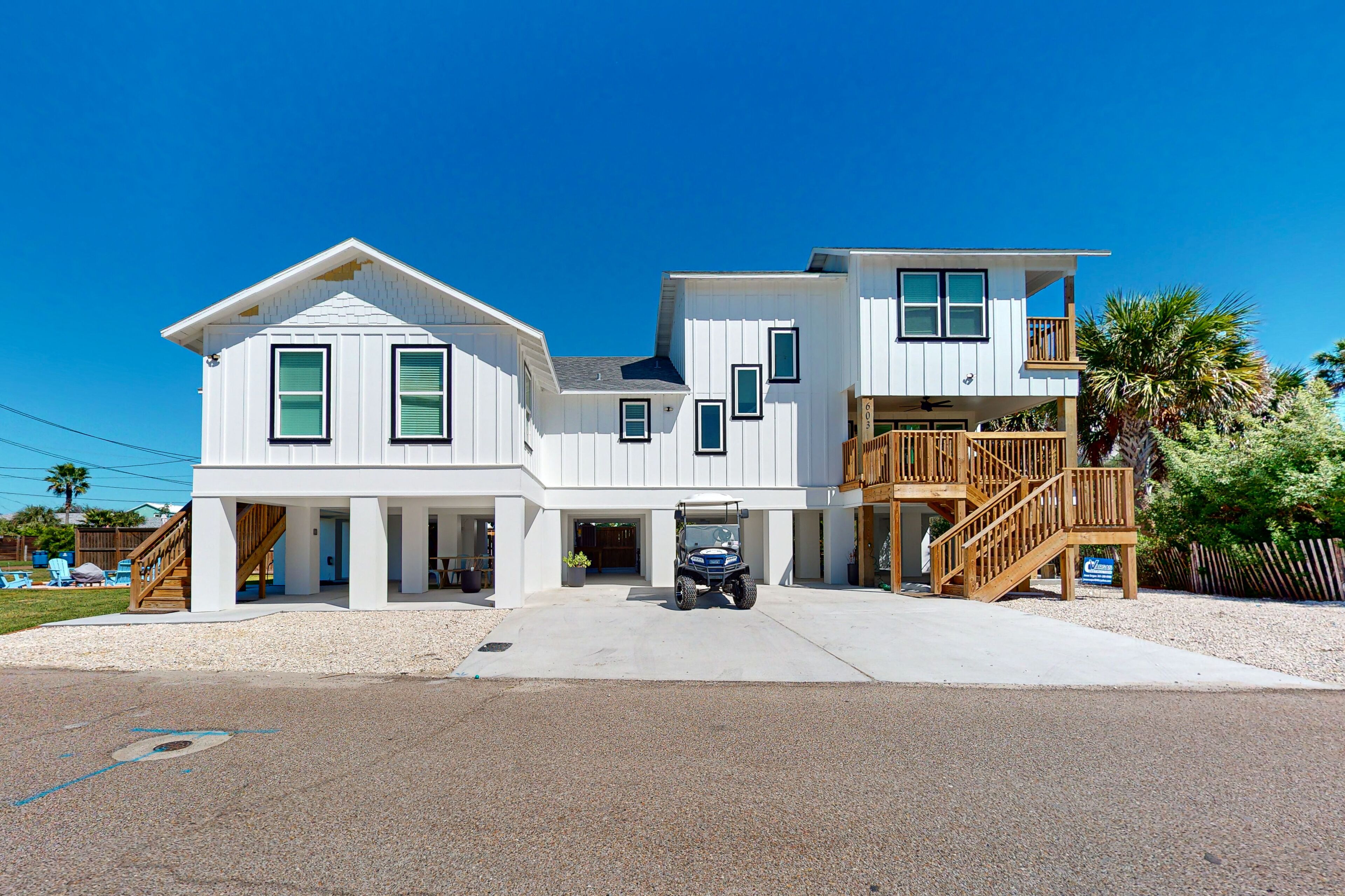 AC603 Avenue Sea, Old Town, Close to Beach, Game Room