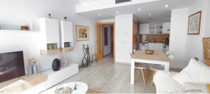 TV - Mamour, comfortable and familiar (Sant Feliu De Guixols)