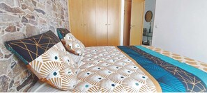 3 chambres, fer et planche à repasser, lit parapluie, Wi-Fi gratuit