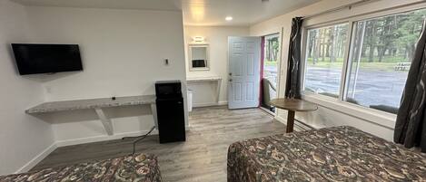 1 bedroom, desk, free WiFi, bed sheets