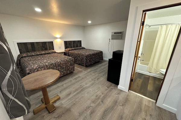 1 habitación, escritorio, wifi gratis y ropa de cama