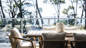 Outdoor dining - 101 on the Beach, Jervis Bay (Huskisson)