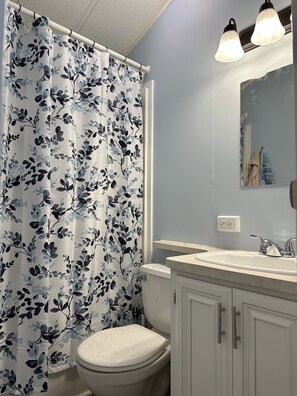 Toilet paper - Point Sebago Resort - Cottage Rental close to the Beach and Amenities! (Casco)