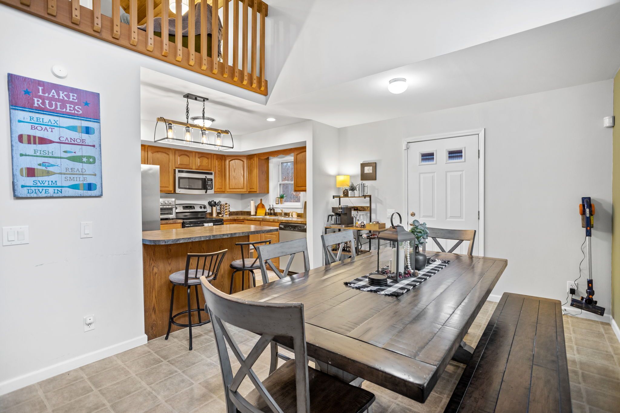 Arrowhead Lake Retreat with golf cart, large deck and fire pit