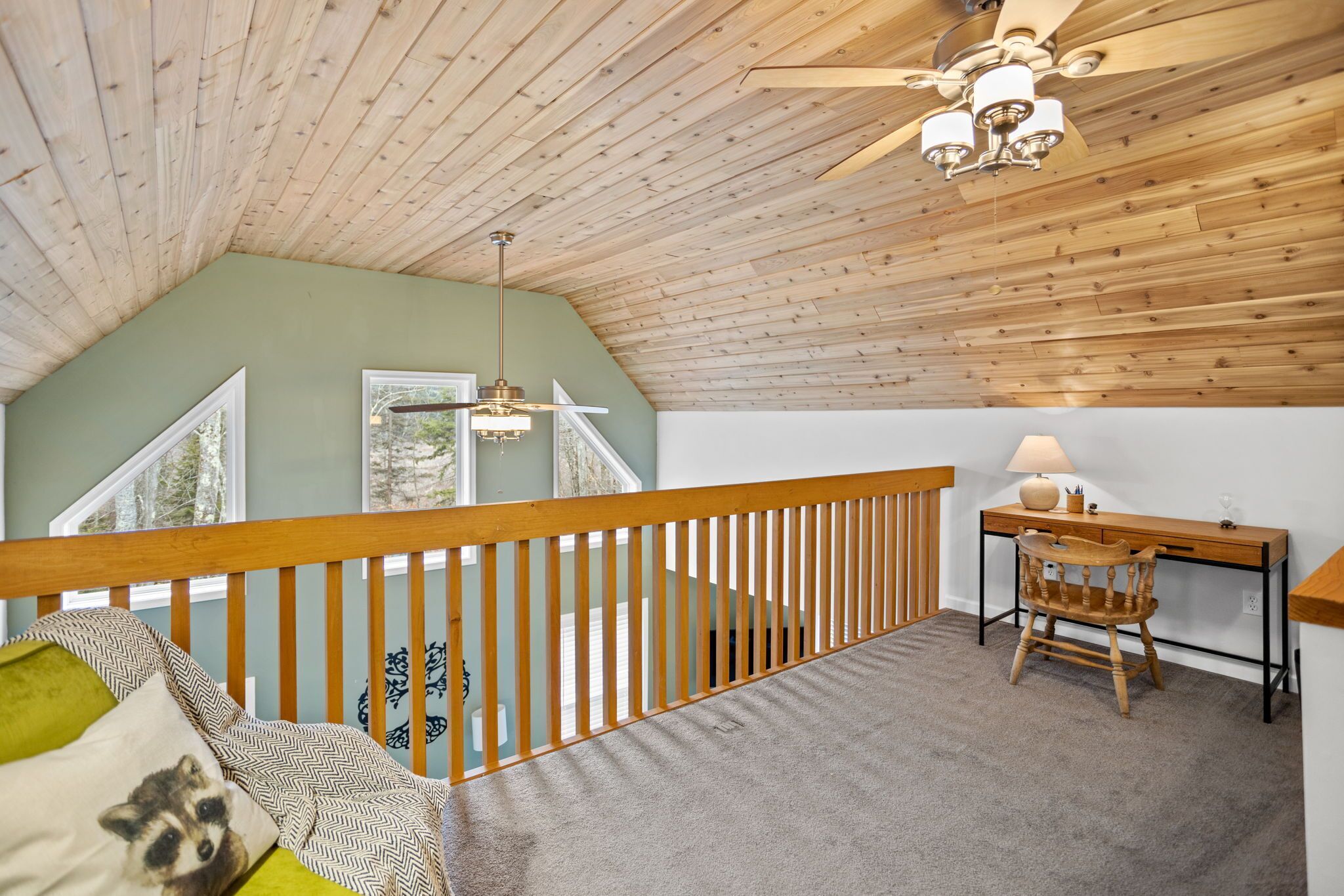 Arrowhead Lake Retreat with golf cart, large deck and fire pit