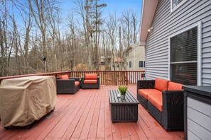 Terrace/patio - Arrowhead Lake Retreat with large deck and fire pit (Pocono Lake)