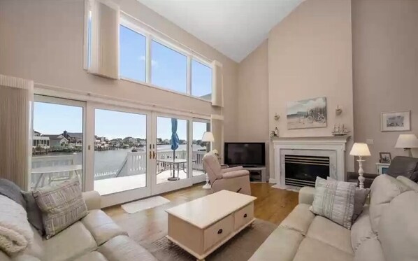 Smart TV, fireplace, DVD player, books