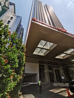 Building design - Warhol Residences Simpang Lima (Semarang)