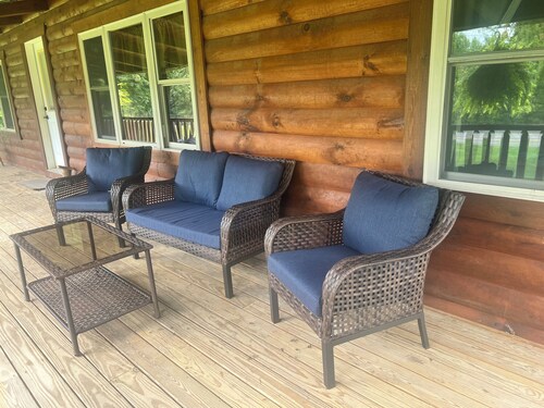 Rustic Cabin with beautiful Views!