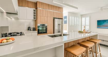 Essence Peregian- Saltbush 5 Bedroom Luxury Home