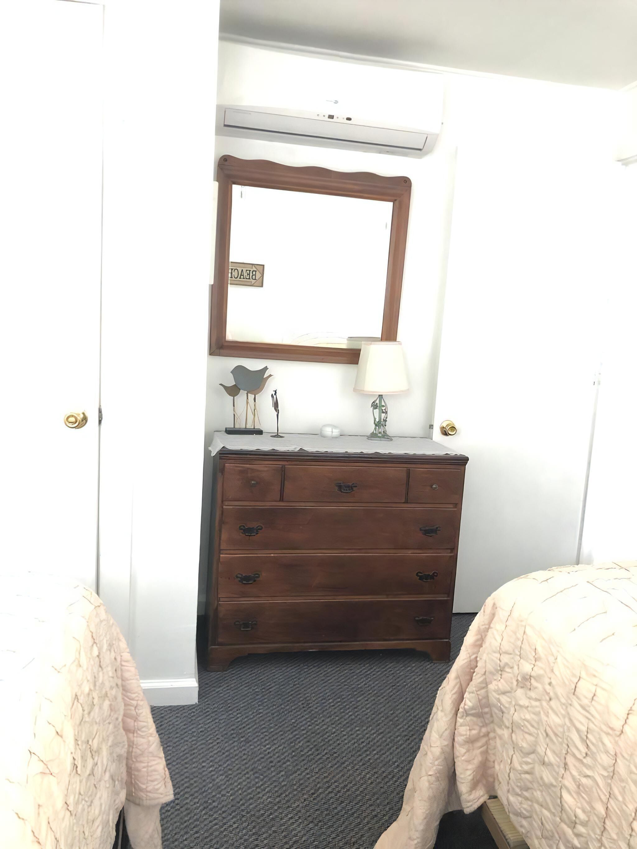 3 habitaciones, tabla de planchar con plancha y wifi gratis 