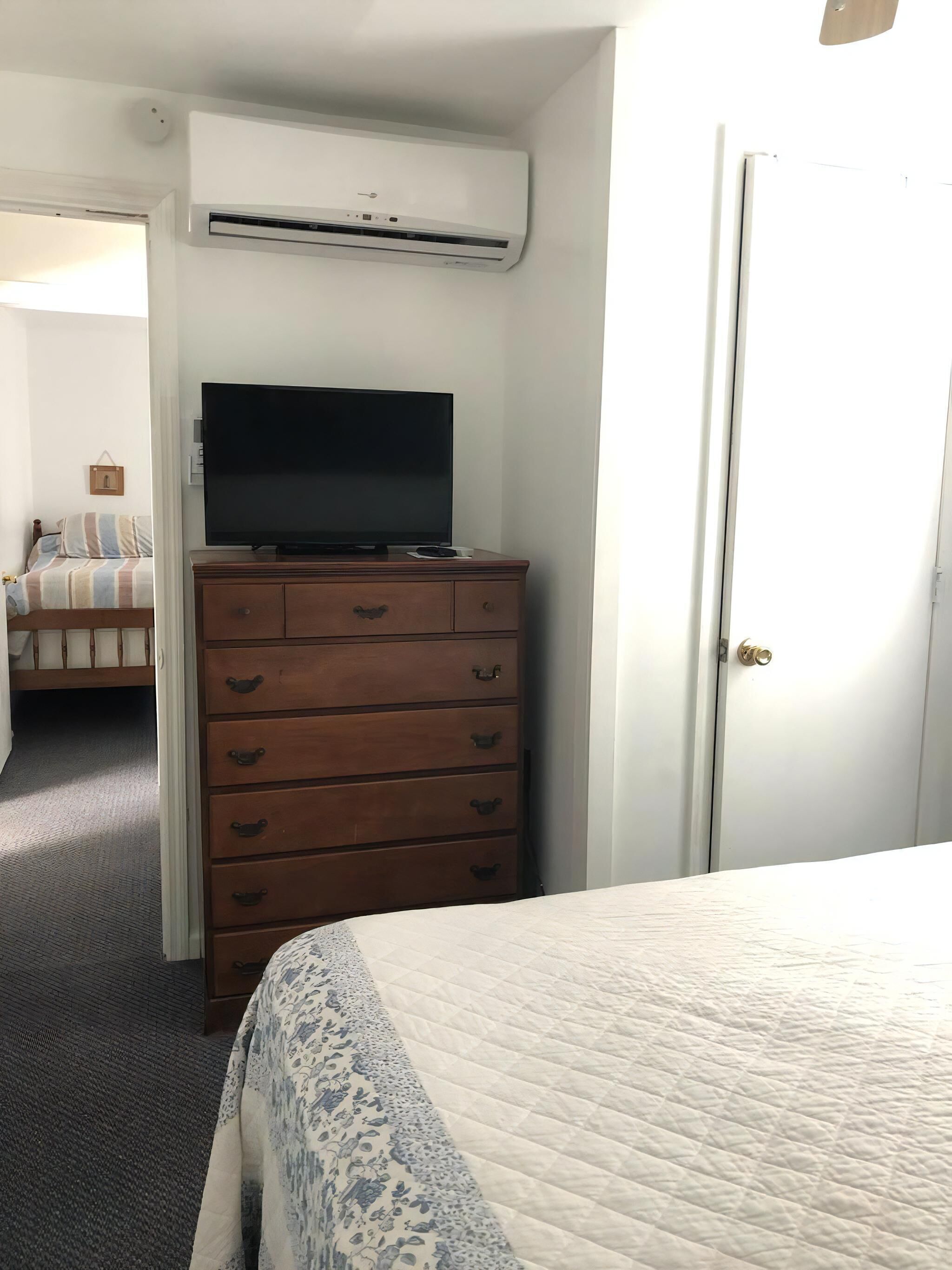 3 bedrooms, iron/ironing board, free WiFi